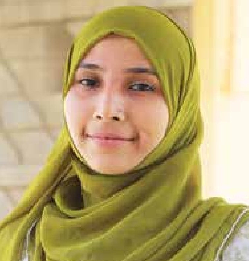 Ansa Niyazi, a beautician graduate of The Hunar Foundation